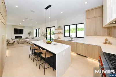 119 Arnot Place, Paramus, NJ 07652 - Photo 9