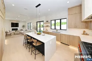 119 Arnot Pl, Paramus, NJ 07652 - Photo 9