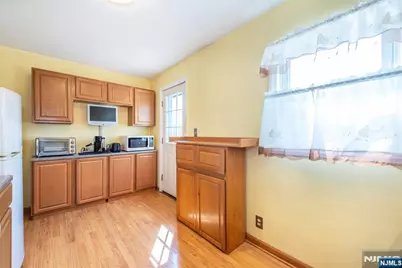 98 Tuella Avenue, Elmwood Park, NJ 07407 - Photo 7
