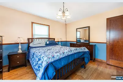 98 Tuella Avenue, Elmwood Park, NJ 07407 - Photo 13