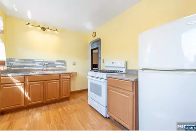 98 Tuella Avenue, Elmwood Park, NJ 07407 - Photo 5