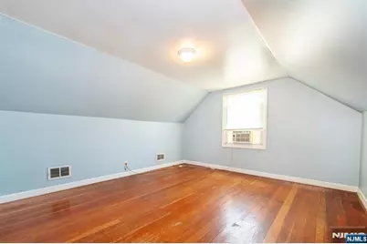 98 Tuella Avenue, Elmwood Park, NJ 07407 - Photo 15