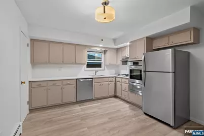 1542 10th Street 2 #2, Fort Lee, NJ 07024 - Photo 3
