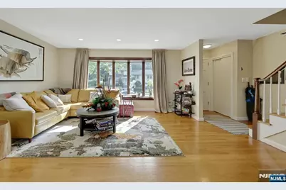 39-21 Knott Terrace, Fair Lawn, NJ 07410 - Photo 5