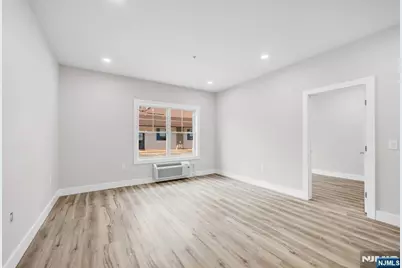 66 Mount Prospect Avenue 2 #2, Clifton, NJ 07013 - Photo 9