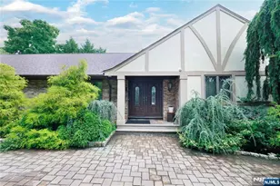 806 Stella Ct, Paramus, NJ 07652 - Photo 5