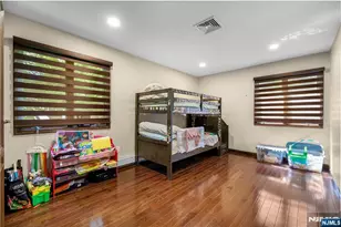 806 Stella Ct, Paramus, NJ 07652 - Photo 15