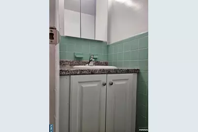 340 Undercliff Avenue 6-A #6-A, Edgewater, NJ 07020 - Photo 5