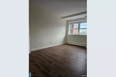 340 Undercliff Avenue 12-B #12-B, Edgewater, NJ 07020 - Photo 7