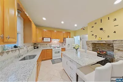 402 Davis Avenue, Harrison, NJ 07029 - Photo 21