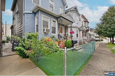 402 Davis Avenue, Harrison, NJ 07029 - Photo 3