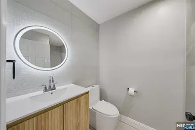 400 Crown Court 581 #581, Edgewater, NJ 07020 - Photo 15