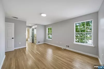 400 Crown Court 581 #581, Edgewater, NJ 07020 - Photo 19