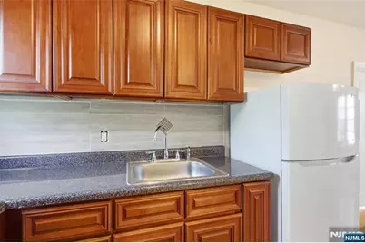 26-28 Seymour Avenue 3 #3, Newark, NJ 07108 - Photo 9
