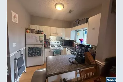 312 Brittany Drive, Wayne, NJ 07470 - Photo 7