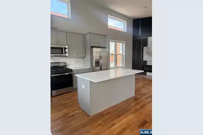 181 S Munn Avenue 4 #4, Irvington, NJ 07111 - Photo 3