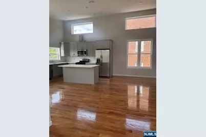 181 S Munn Avenue 4 #4, Irvington, NJ 07111 - Photo 1