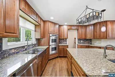 188 Doretta Street, River Vale Township, NJ 07675 - Photo 9