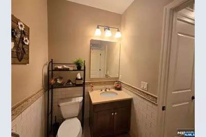255 Laird Avenue 2 #2, Cliffside Park, NJ 07010 - Photo 17