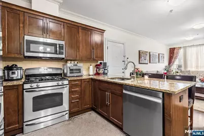 255 Laird Avenue 2 #2, Cliffside Park, NJ 07010 - Photo 7