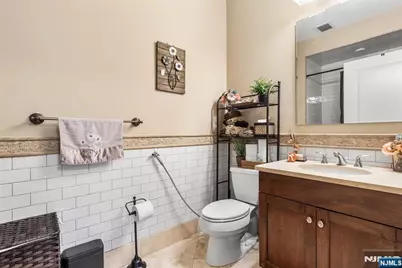 255 Laird Avenue 2 #2, Cliffside Park, NJ 07010 - Photo 9