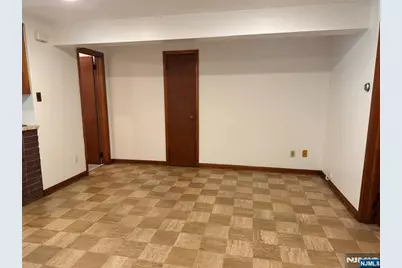 364 New York Avenue B #B, Lyndhurst Township, NJ 07071 - Photo 3