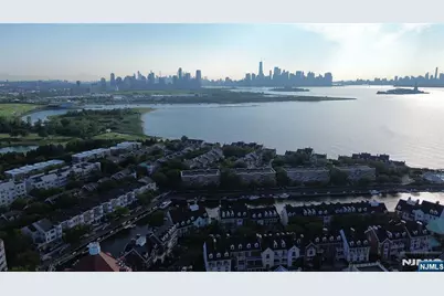 207 Shearwater Court 17 #17, Jersey City, NJ 07305 - Photo 43