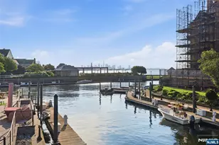 207 Shearwater Ct 17, Jersey City, NJ 07305 - Photo 47