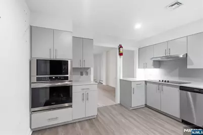 207 Shearwater Court 17 #17, Jersey City, NJ 07305 - Photo 7