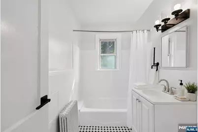 140 Englewood Avenue 5B #5B, Teaneck Township, NJ 07666 - Photo 17