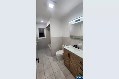 731 Lake Avenue 2 #2, Lyndhurst Township, NJ 07071 - Photo 5