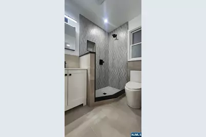 731 Lake Avenue 2 #2, Lyndhurst Township, NJ 07071 - Photo 7