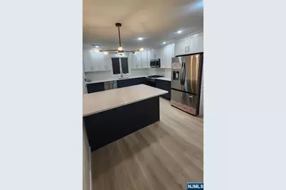 731 Lake Avenue 2 #2, Lyndhurst Township, NJ 07071 - Photo 3