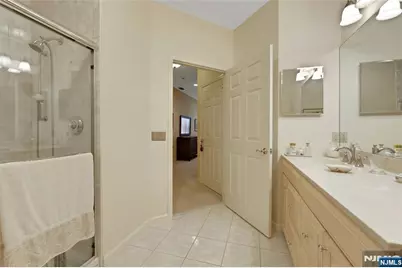 100 Ridgewood Road 215 #215, Washington Township, NJ 07676 - Photo 25