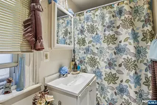 220 Garfield Ave, Jersey City, NJ 07305 - Photo 15