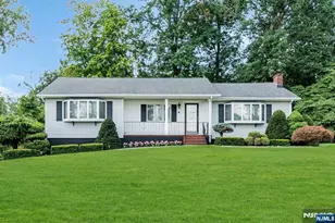 8 Cove Lane Rd, Hanover Township, NJ 07981 - Photo 1