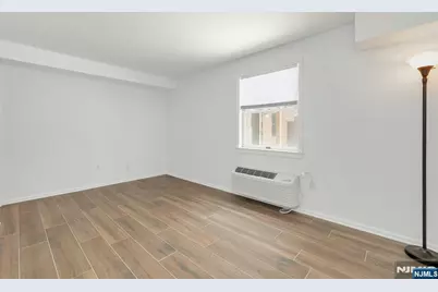 50 Pine Street C211 #C211, Montclair, NJ 07042 - Photo 17