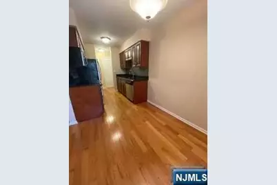 560 North Avenue E #E, Fort Lee, NJ 07024 - Photo 5