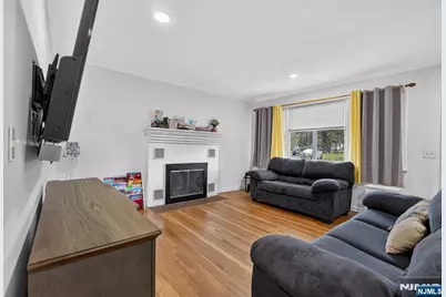 870 Crescent Drive, Rahway, NJ 07065 - Photo 7