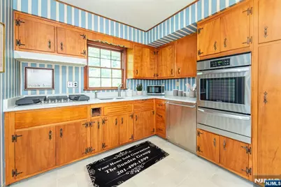 8 Haring Drive, Old Tappan, NJ 07675 - Photo 5