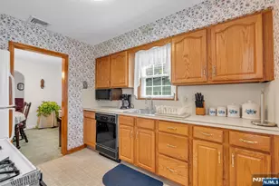 241 Hickory St, Kearny, NJ 07032 - Photo 9