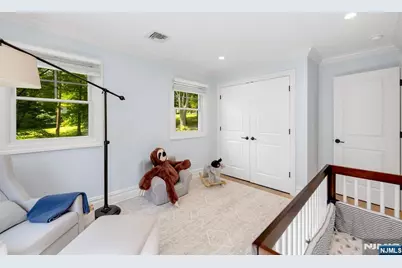 425 Clinton Avenue, Wyckoff Township, NJ 07481 - Photo 29