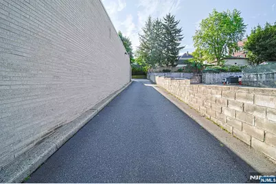 518 Broad Avenue, Ridgefield, NJ 07657 - Photo 5