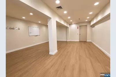 23 Farview Avenue 6 #6, Paramus, NJ 07652 - Photo 3