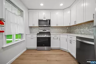 1415 York St, Mahwah, NJ 07430 - Photo 9