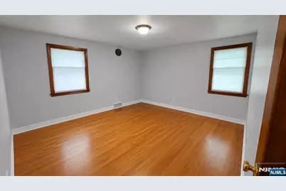 212 E Clinton Avenue 2 #2, Bergenfield, NJ 07621 - Photo 5