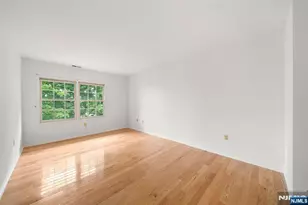 8 Beacon Hill 8, Pompton Lakes, NJ 07442 - Photo 13