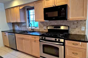 8 Beacon Hill 8, Pompton Lakes, NJ 07442 - Photo 9