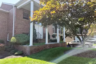 8 Beacon Hill 8, Pompton Lakes, NJ 07442 - Photo 3