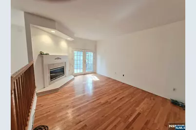 8 Beacon Hill 8 #8, Pompton Lakes, NJ 07442 - Photo 5